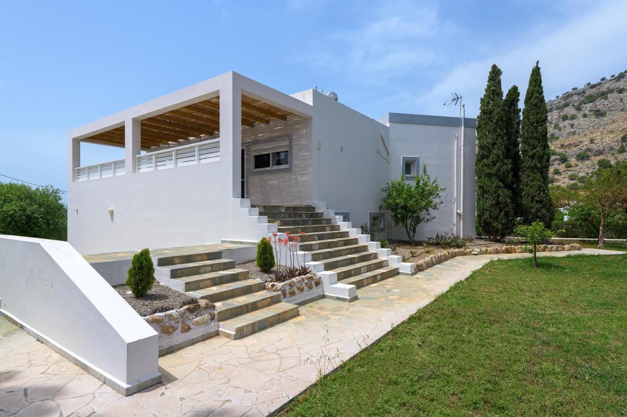 Villa Evelyn Pefki  Экстерьер фото